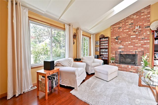 32206 7th Avenue SW, Federal Way, WA 98023