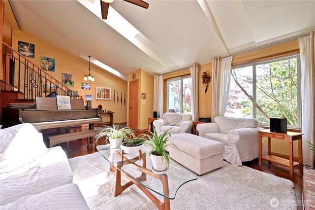 32206 7th Avenue SW, Federal Way, WA 98023