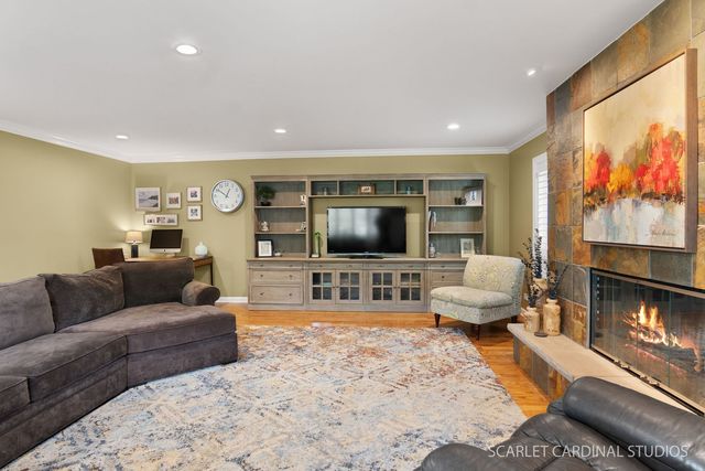 526 72nd Street, Darien, IL 60561