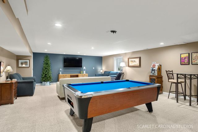 526 72nd Street, Darien, IL 60561