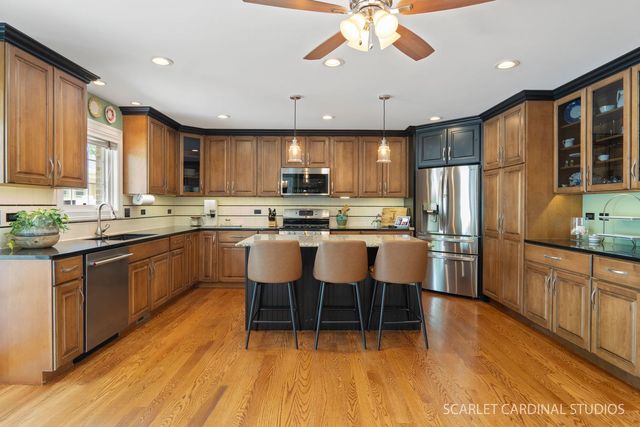 526 72nd Street, Darien, IL 60561