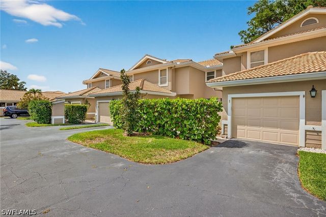 290 Emerald Bay CIR L7, Naples, FL 34110