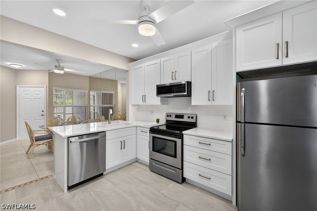 290 Emerald Bay CIR L7, Naples, FL 34110
