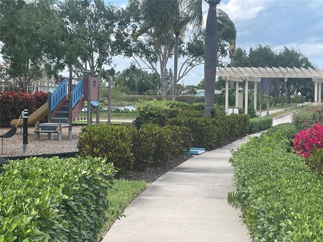 8843 17TH AVENUE CIRCLE NW, Bradenton, FL 34209