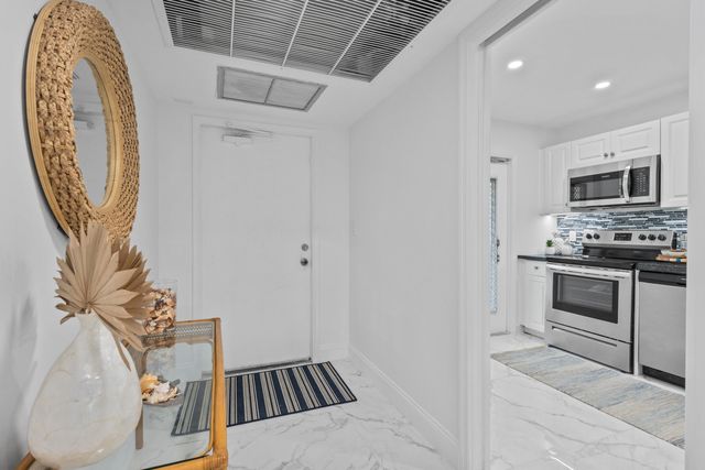 3051 S Palm Aire Drive 109, Pompano Beach, FL 33069