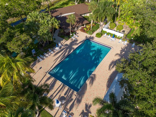 3051 S Palm Aire Drive 109, Pompano Beach, FL 33069