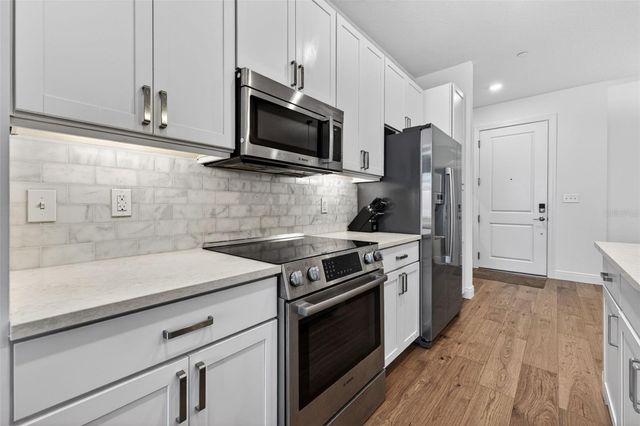 644 3RD AVENUE S 202, St Petersburg, FL 33701
