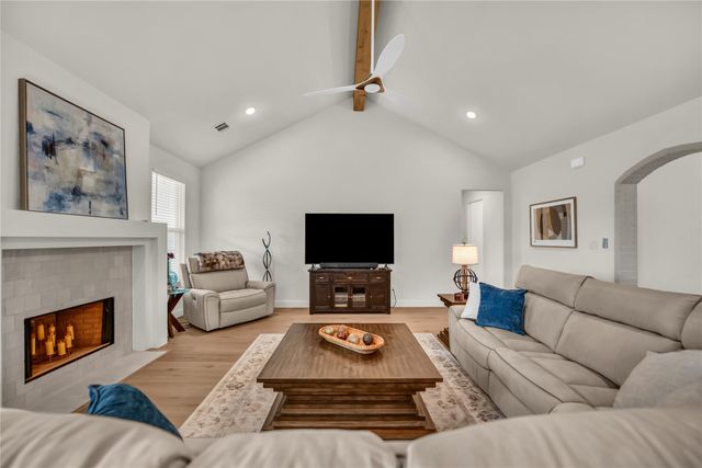 105 W Furlong, Willow Park, TX 76087