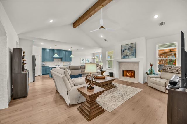 105 W Furlong, Willow Park, TX 76087