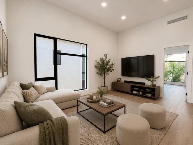106 36th St N 1ST AVENUE N 3D, St Petersburg, FL 33713