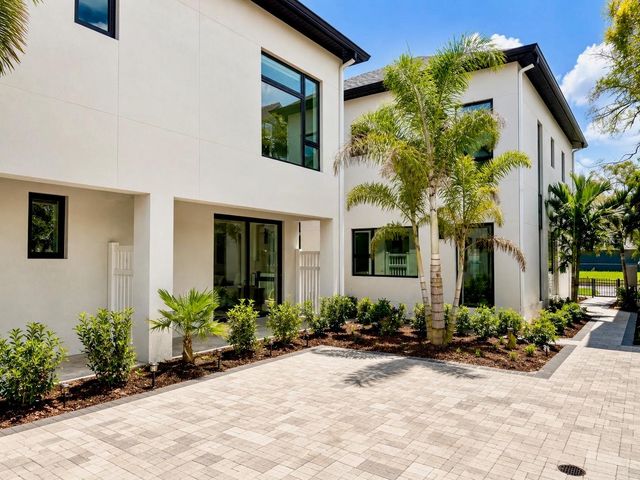 106 36th St N 1ST AVENUE N 3D, St Petersburg, FL 33713
