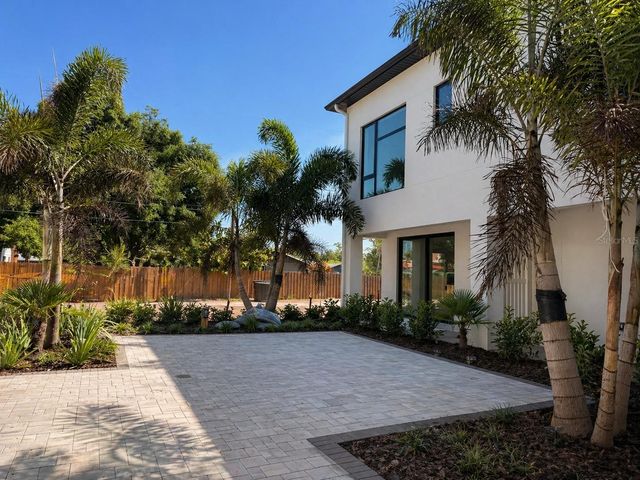 106 36th St N 1ST AVENUE N 3D, St Petersburg, FL 33713