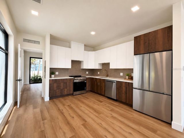 106 36th St N 1ST AVENUE N 3D, St Petersburg, FL 33713