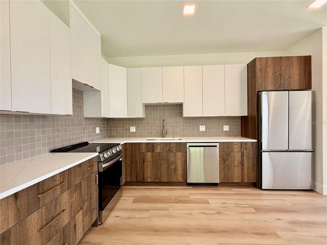106 36th St N 1ST AVENUE N 3D, St Petersburg, FL 33713