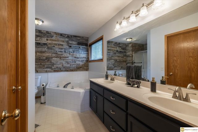 13478 Camden Avenue, Omaha, NE 68164