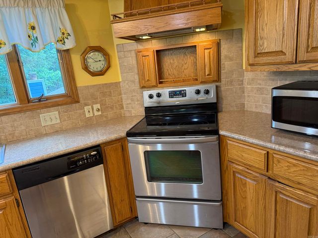 319 Snead Dr., Fairfield Bay, AR 72088