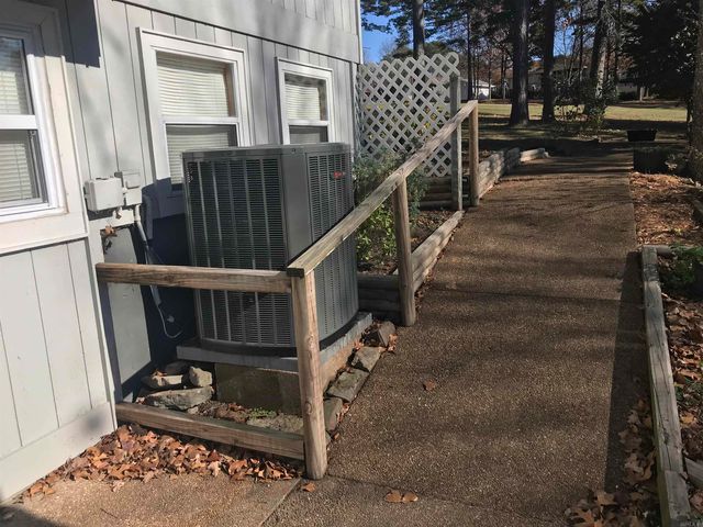 319 Snead Dr., Fairfield Bay, AR 72088