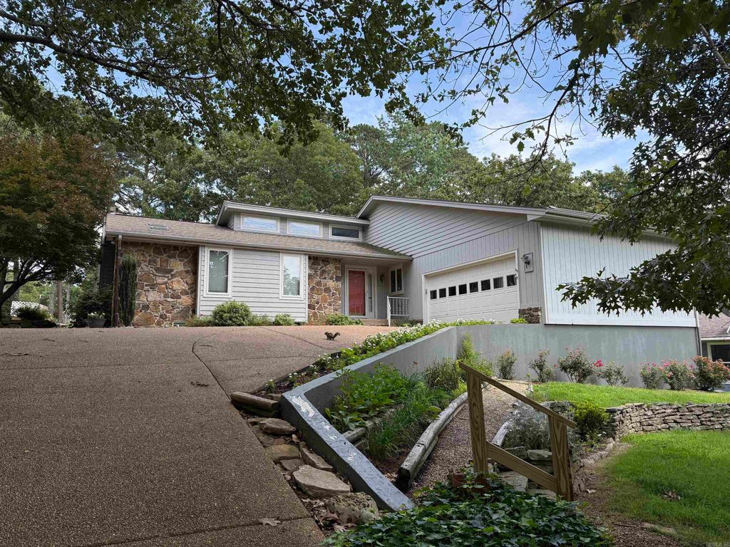 319 Snead Dr., Fairfield Bay, AR 72088