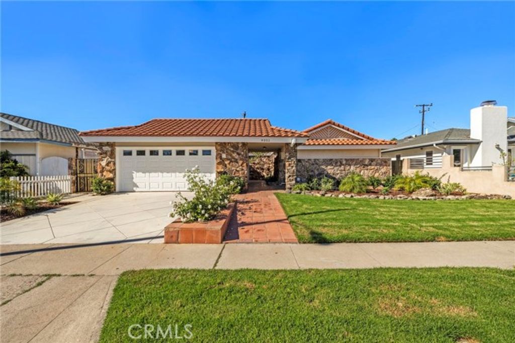 9351 Leilani, Huntington Beach, CA 92646