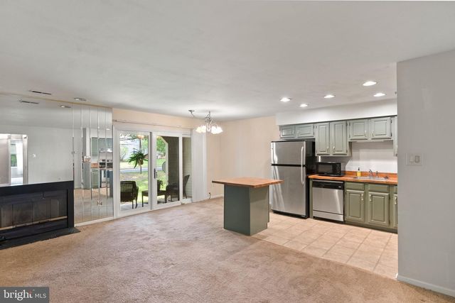 89 BRIDGEWATER DR, Marlton, NJ 08053