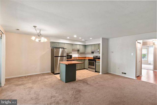 89 BRIDGEWATER DR, Marlton, NJ 08053