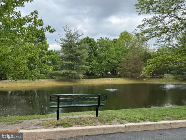 89 BRIDGEWATER DR, Marlton, NJ 08053