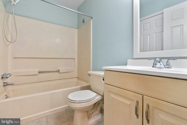 89 BRIDGEWATER DR, Marlton, NJ 08053