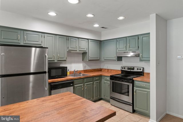 89 BRIDGEWATER DR, Marlton, NJ 08053
