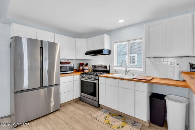 375 E Barnegat Avenue, Bayville, NJ 08721