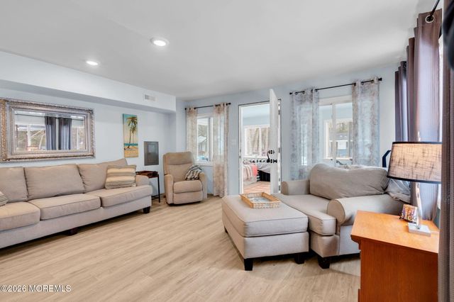 375 E Barnegat Avenue, Bayville, NJ 08721