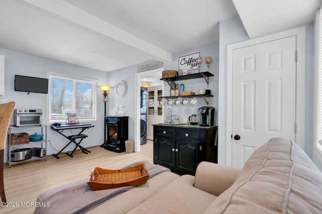 375 E Barnegat Avenue, Bayville, NJ 08721