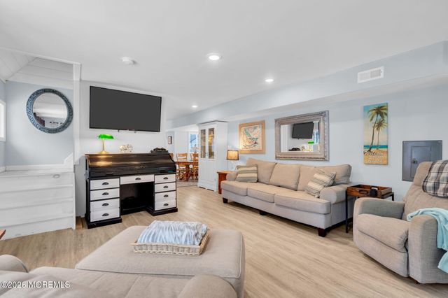 375 E Barnegat Avenue, Bayville, NJ 08721