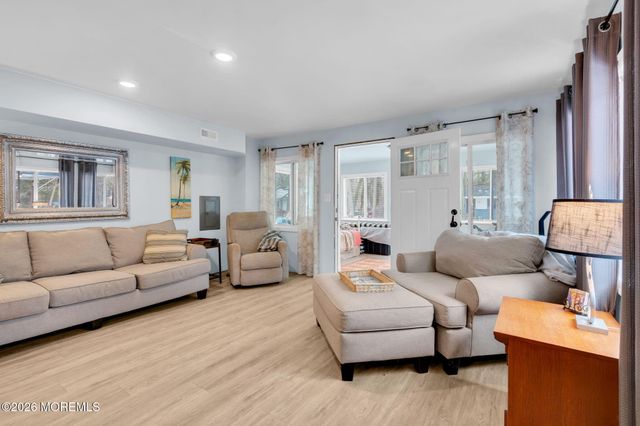 375 E Barnegat Avenue, Bayville, NJ 08721