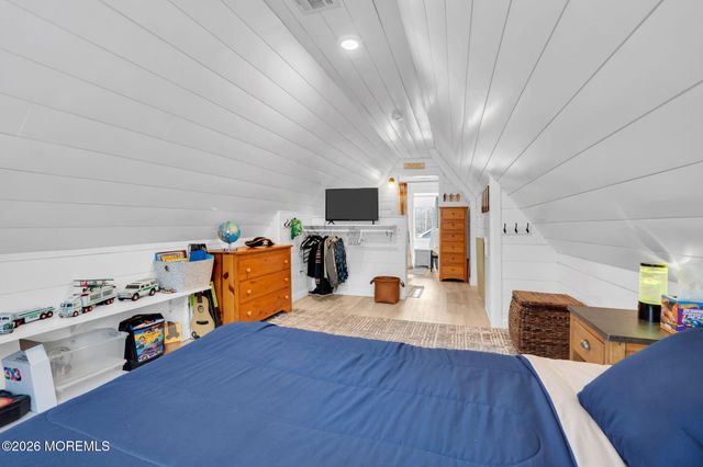 375 E Barnegat Avenue, Bayville, NJ 08721