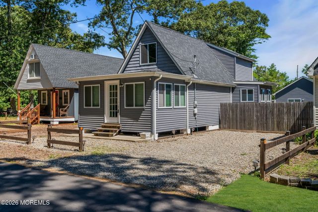 375 E Barnegat Avenue, Bayville, NJ 08721