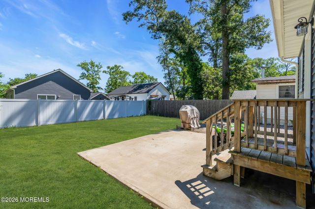 375 E Barnegat Avenue, Bayville, NJ 08721