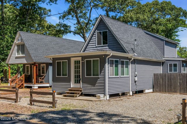 375 E Barnegat Avenue, Bayville, NJ 08721