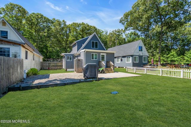 375 E Barnegat Avenue, Bayville, NJ 08721