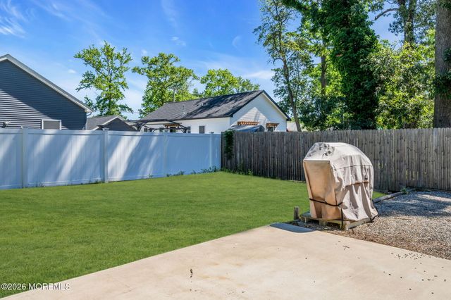 375 E Barnegat Avenue, Bayville, NJ 08721