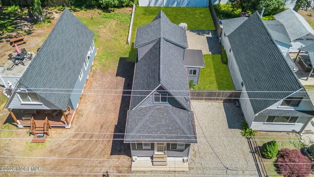 375 E Barnegat Avenue, Bayville, NJ 08721