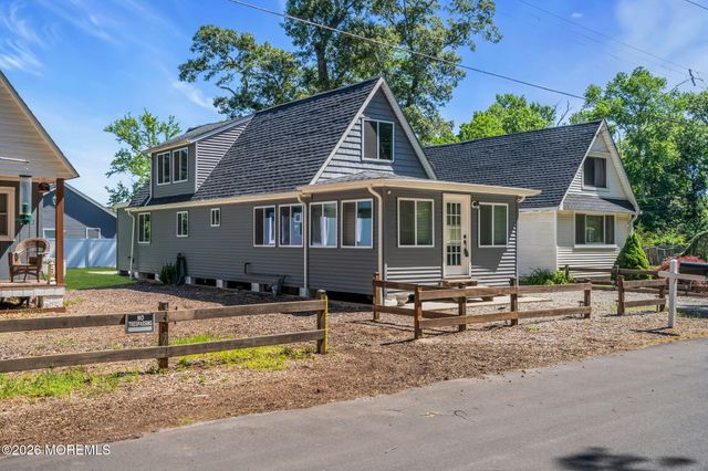 375 E Barnegat Avenue, Bayville, NJ 08721