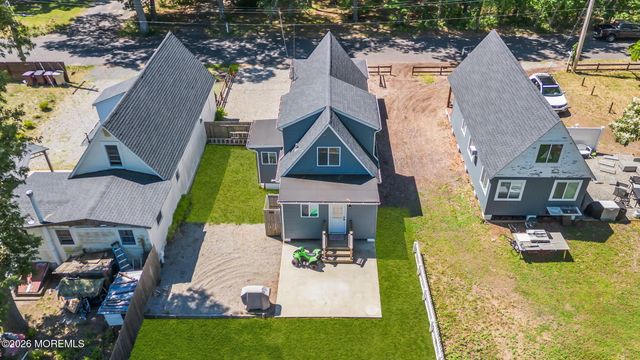 375 E Barnegat Avenue, Bayville, NJ 08721