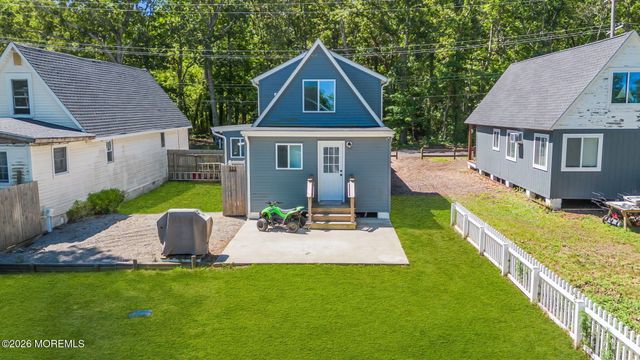 375 E Barnegat Avenue, Bayville, NJ 08721
