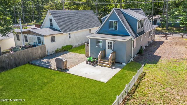 375 E Barnegat Avenue, Bayville, NJ 08721