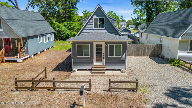 375 E Barnegat Avenue, Bayville, NJ 08721
