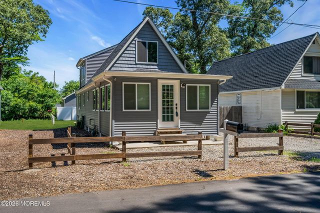375 E Barnegat Avenue, Bayville, NJ 08721