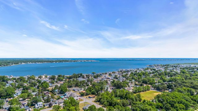 375 E Barnegat Avenue, Bayville, NJ 08721