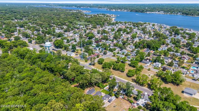 375 E Barnegat Avenue, Bayville, NJ 08721
