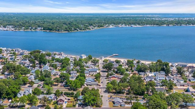 375 E Barnegat Avenue, Bayville, NJ 08721