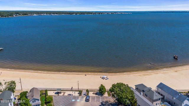 375 E Barnegat Avenue, Bayville, NJ 08721